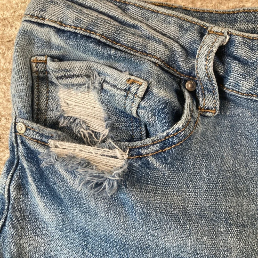 Mica Los Angeles Jeans 31 (30x27) Distressed Straight Leg Blue Raw Hem MDP-T203